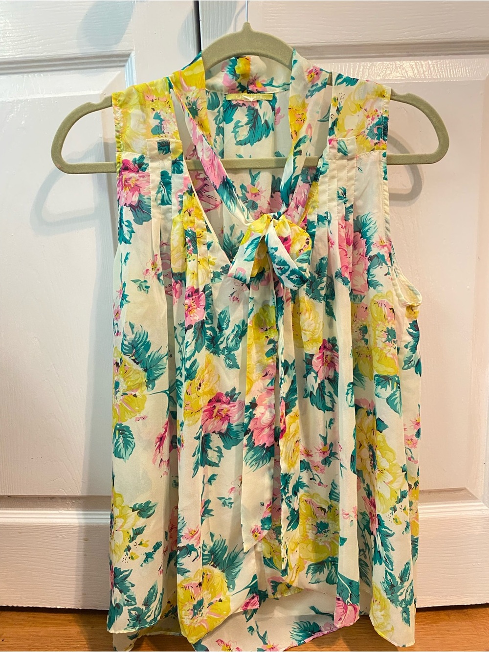 Gianni Bini Floral Tie-Neck Sleeveless Sheer Top - Cream with Pink & Teal Floral